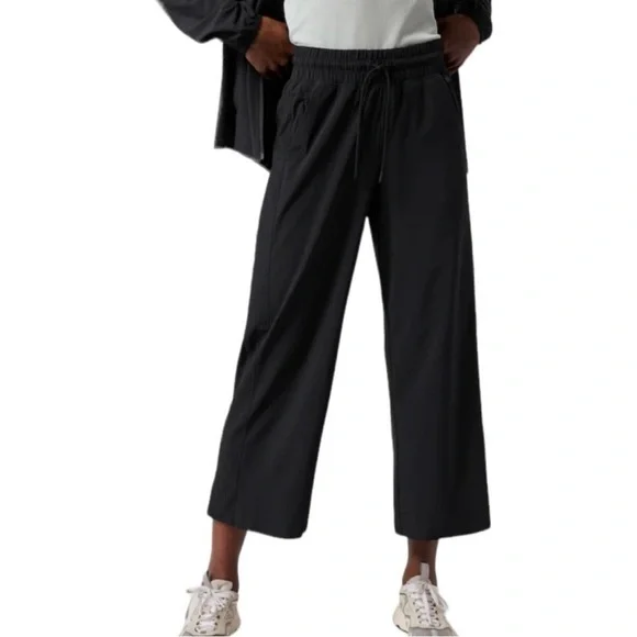 Athleta Black Avenue Wide Leg Cropped Pants Athleisure Travel Lounge - Picture 2 of 11
